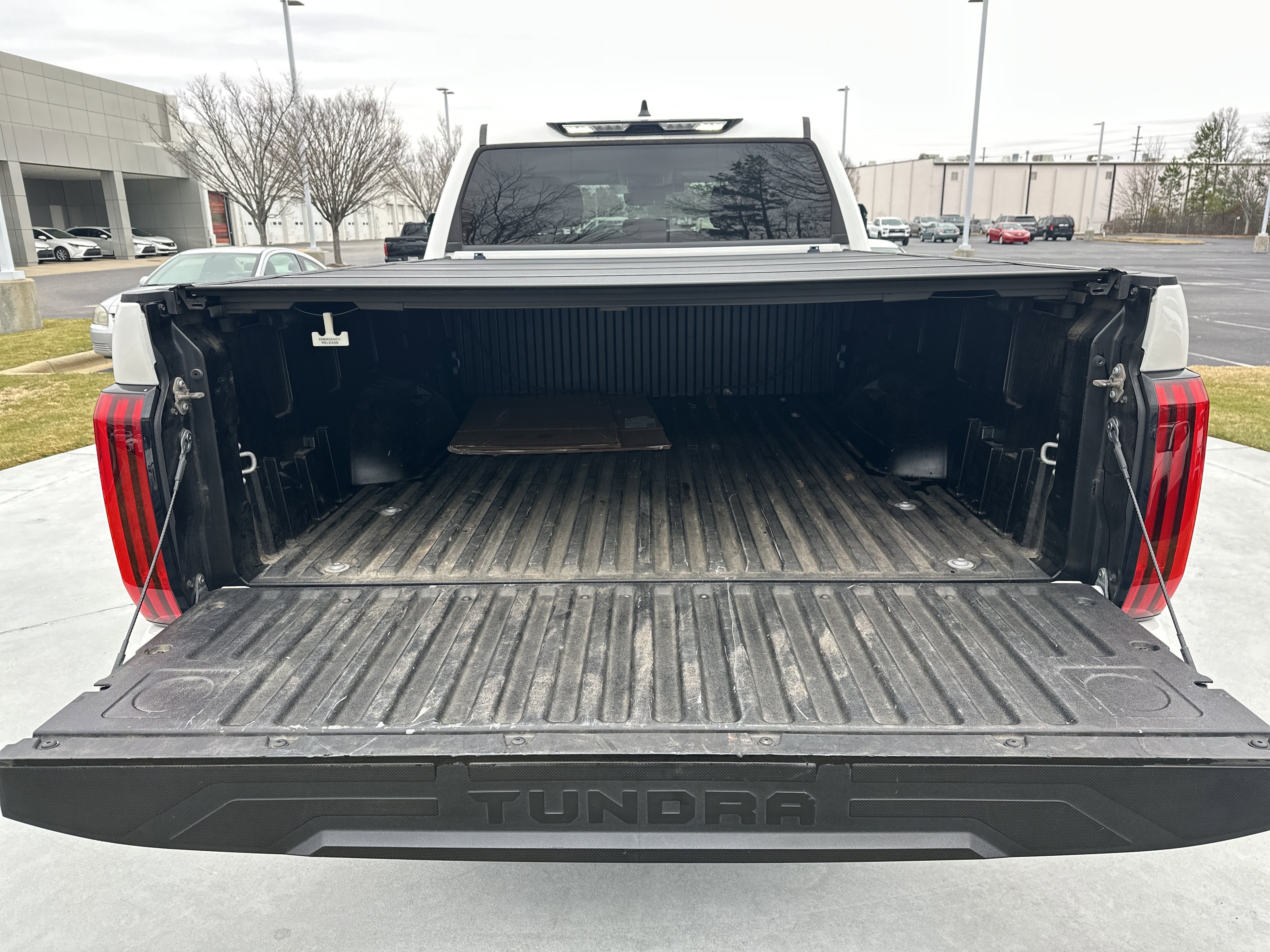 Used 2022 Toyota Tundra SR5 w/ SR5 Convenience Package image 31