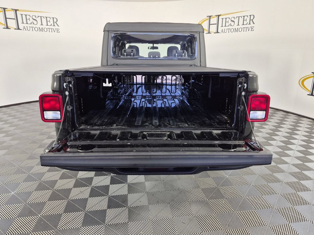 Used 2025 Jeep Gladiator Sport AWD/4WD image 30