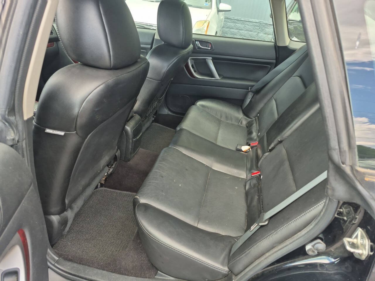 Used 2009 Subaru Legacy 2.5i Limited AWD/4WD image 6