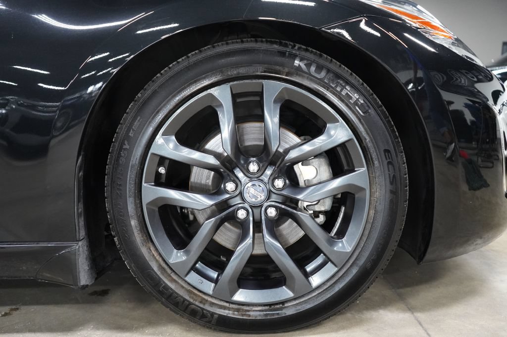 Used 2019 Nissan 370Z Touring RWD image 28