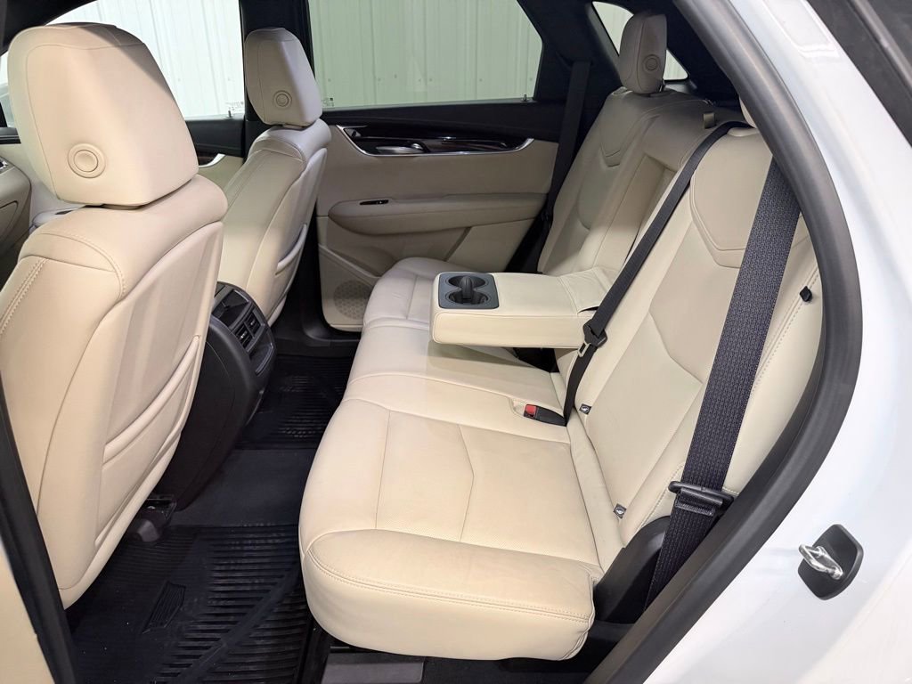 Used 2018 Cadillac XT5 Luxury w/ Driver Awareness Package image 26