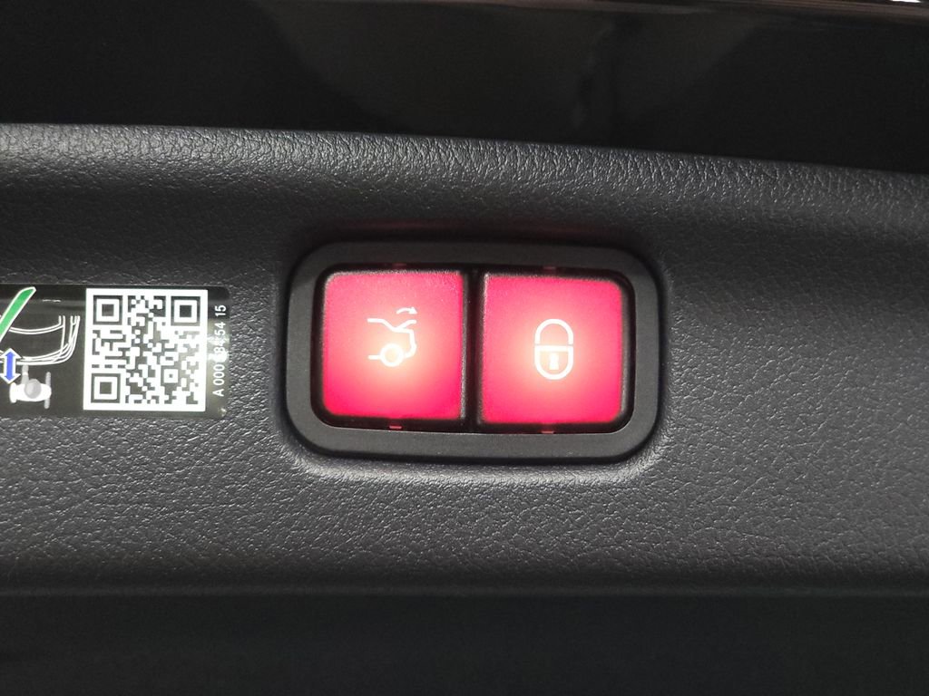 Certified 2026 Mercedes-Benz C 300 4MATIC Sedan image 28