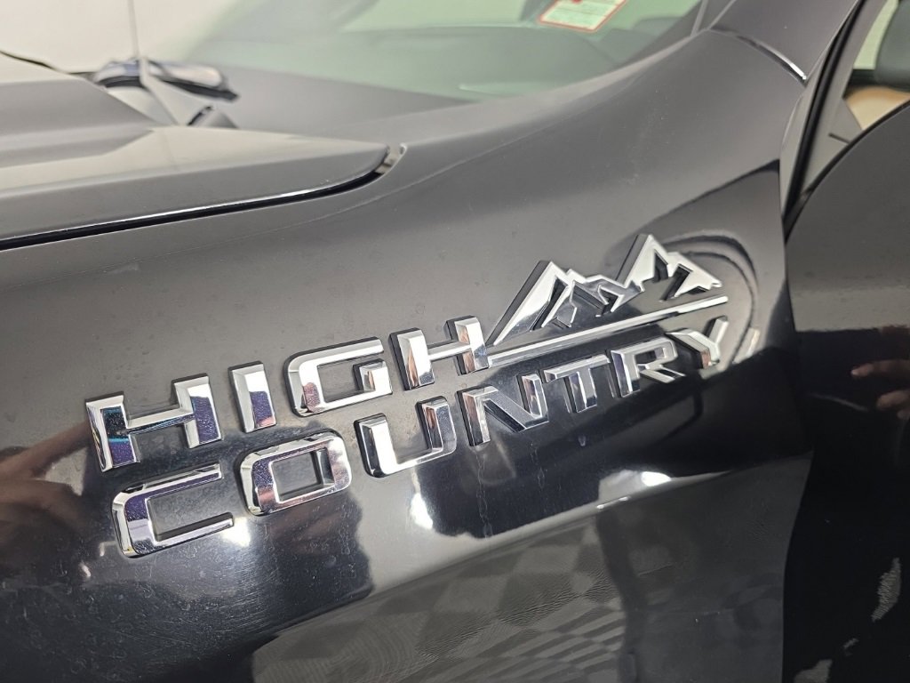 Used 2022 Chevrolet Silverado 1500 High Country w/ Technology Package image 11
