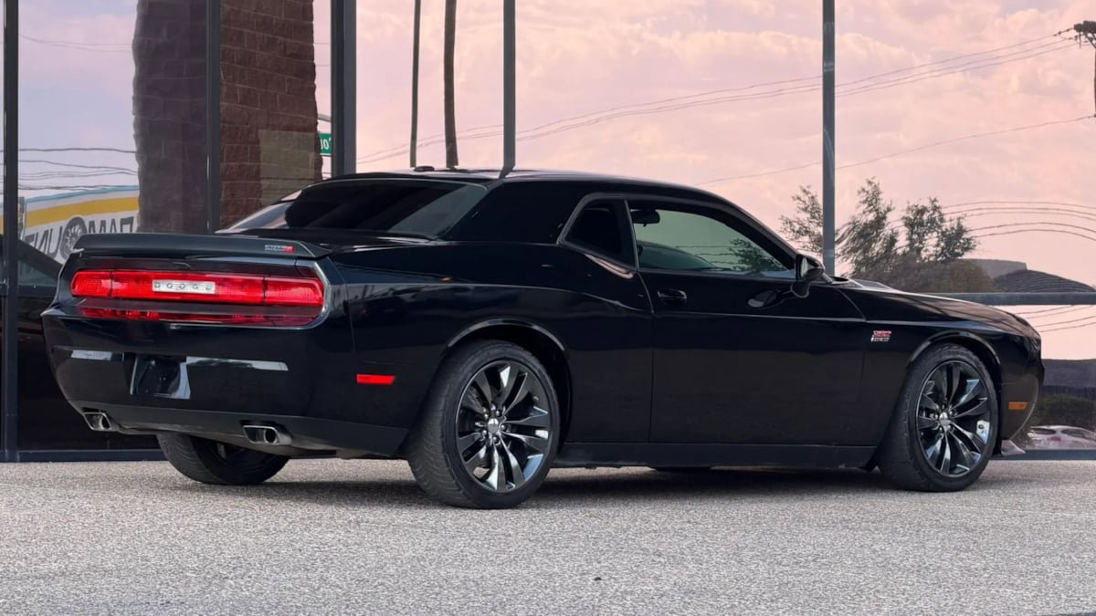 Used 2014 Dodge Challenger SRT8 Core w/ Electronics Convenience Group RWD image 16