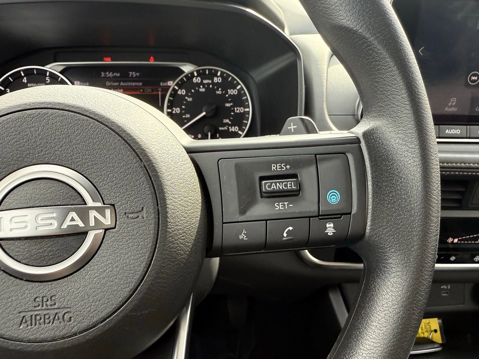 Used 2024 Nissan Rogue SV image 27