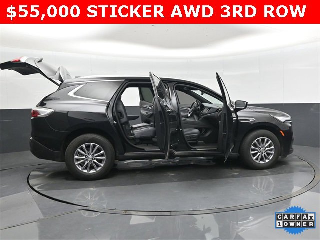Used 2024 Buick Enclave Premium image 2