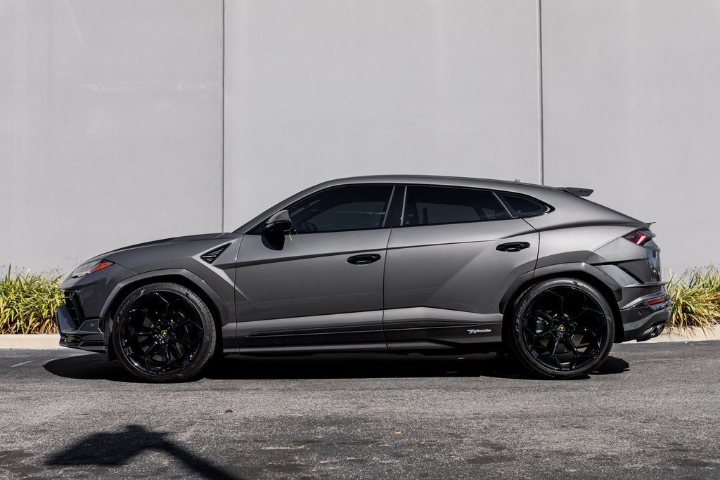 Used 2024 Lamborghini Urus Performante image 2