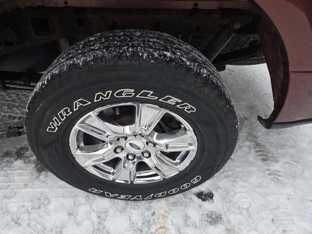 Used 2017 Ford F150 XLT w/ Equipment Group 302A Luxury AWD/4WD image 32