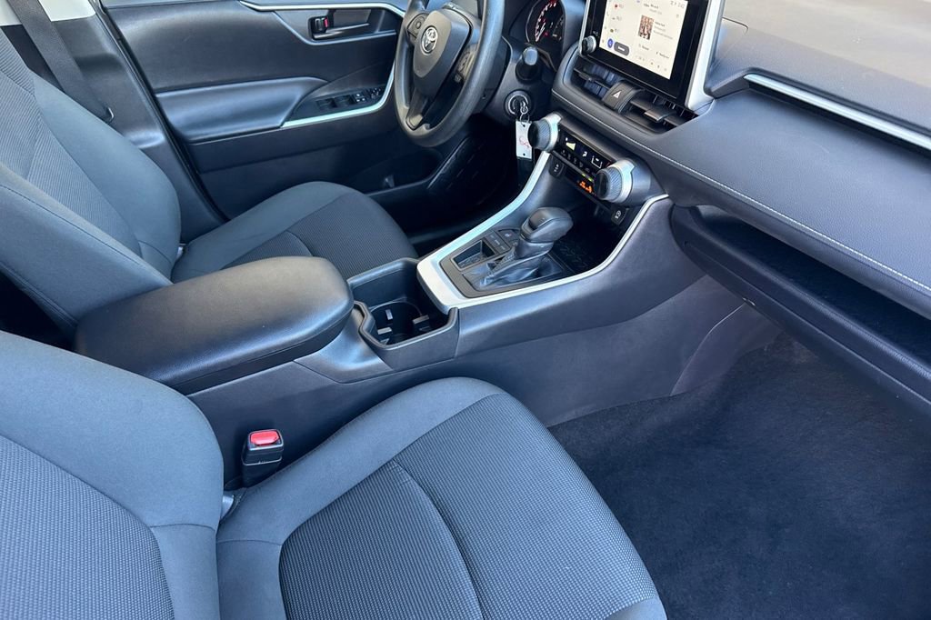 Used 2025 Toyota RAV4 LE image 25