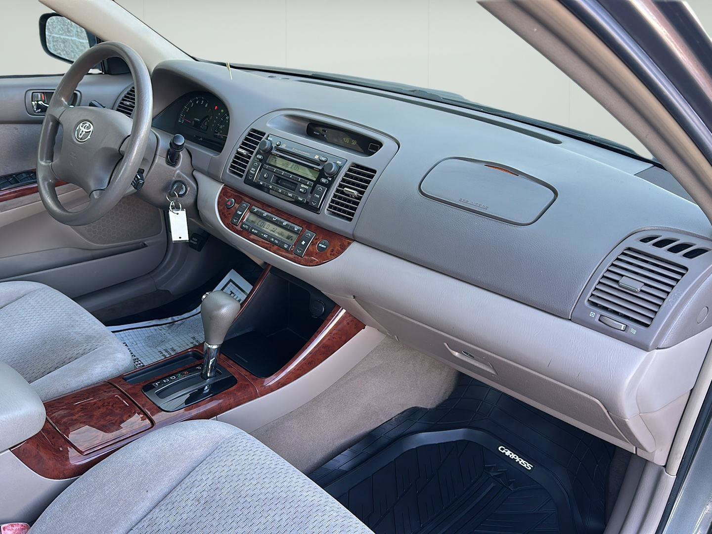 Used 2004 Toyota Camry XLE FWD image 5