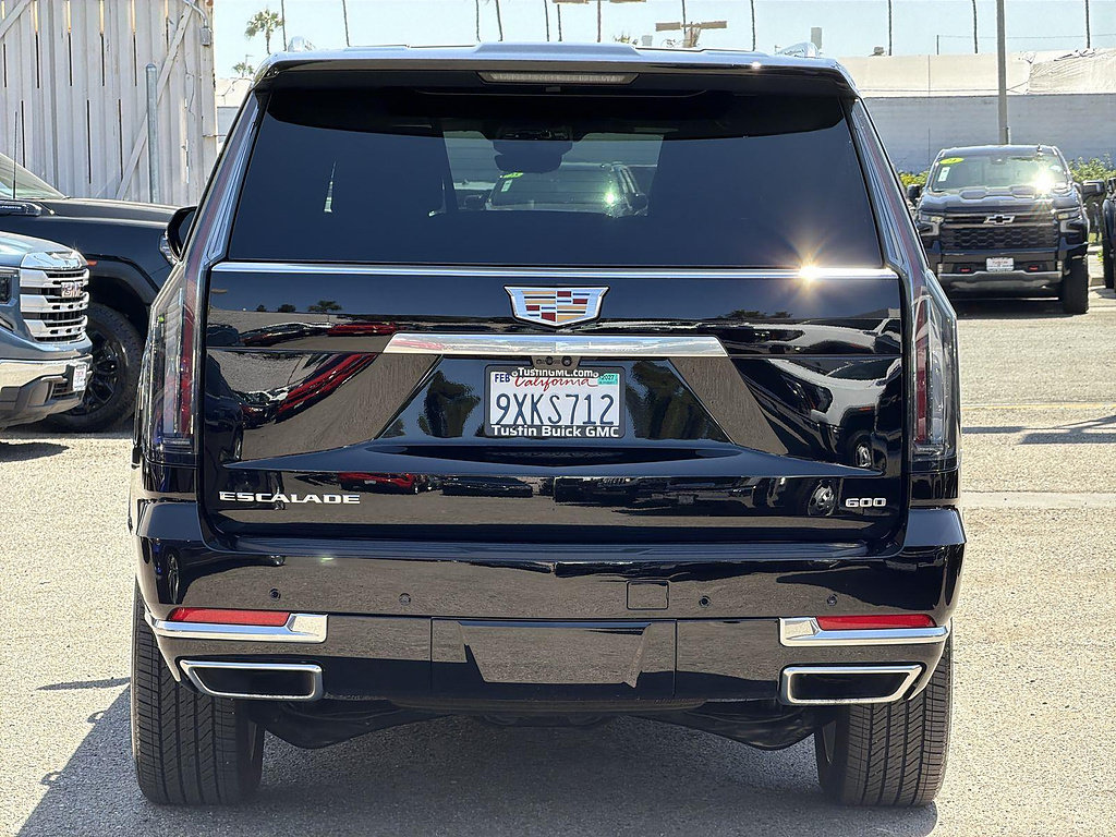 Used 2026 Cadillac Escalade ESV Luxury RWD image 6