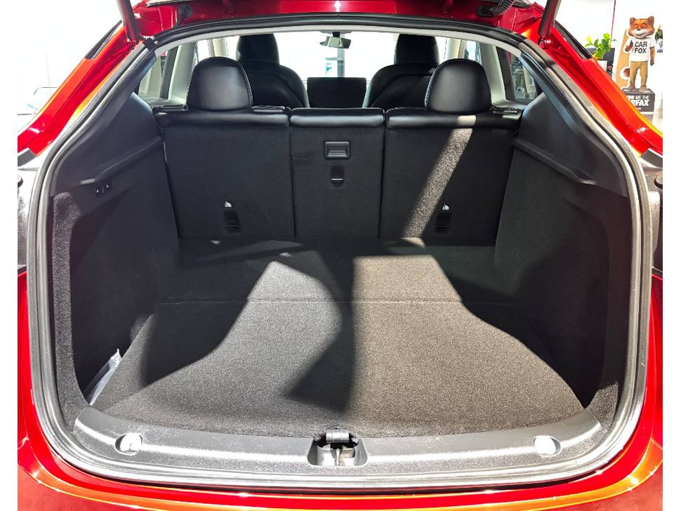 Used 2025 Tesla Model Y Long Range image 14