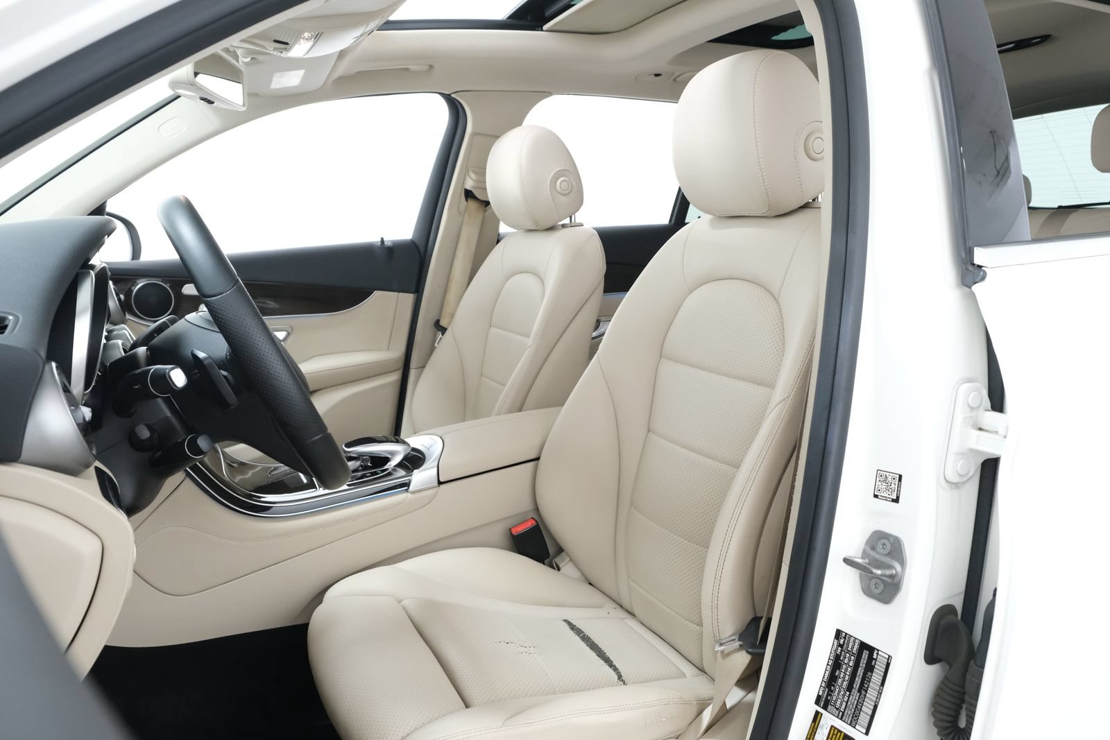 Used 2017 Mercedes-Benz GLC 300 4MATIC image 28