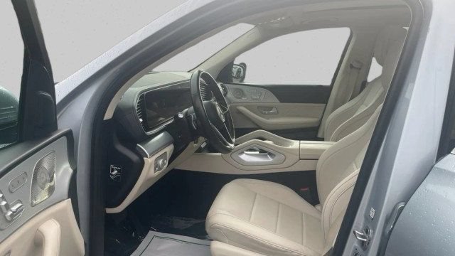 Used 2024 Mercedes-Benz GLS 450 4MATIC image 16