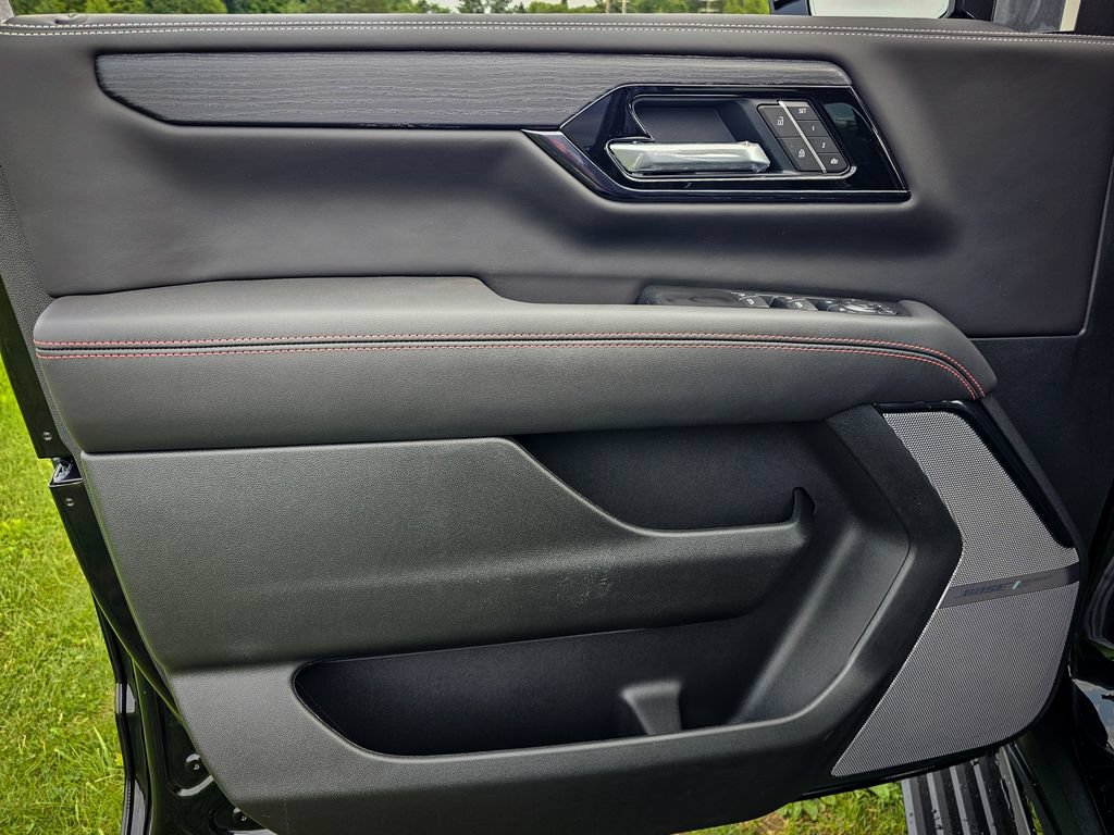 New 2026 GMC Yukon XL AT4 Ultimate w/ LPO, Floor Liner Package AWD/4WD image 11