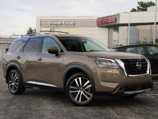 Certified 2025 Nissan Pathfinder Platinum AWD/4WD image 1