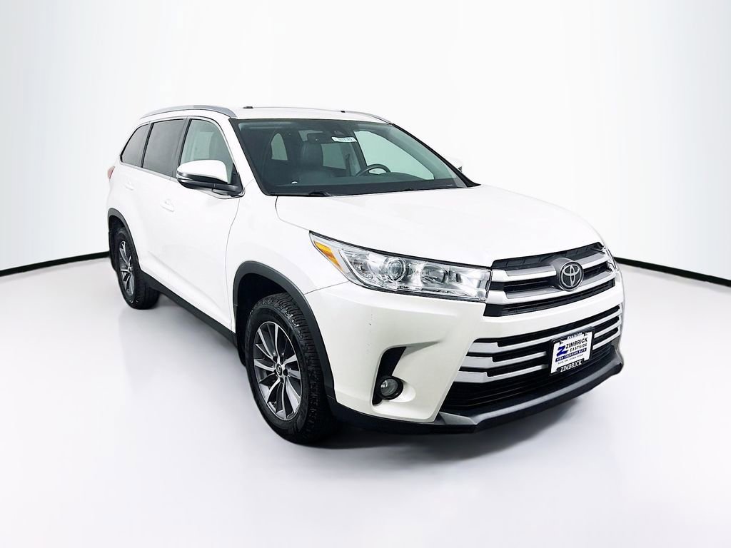Used 2019 Toyota Highlander XLE AWD/4WD image 1