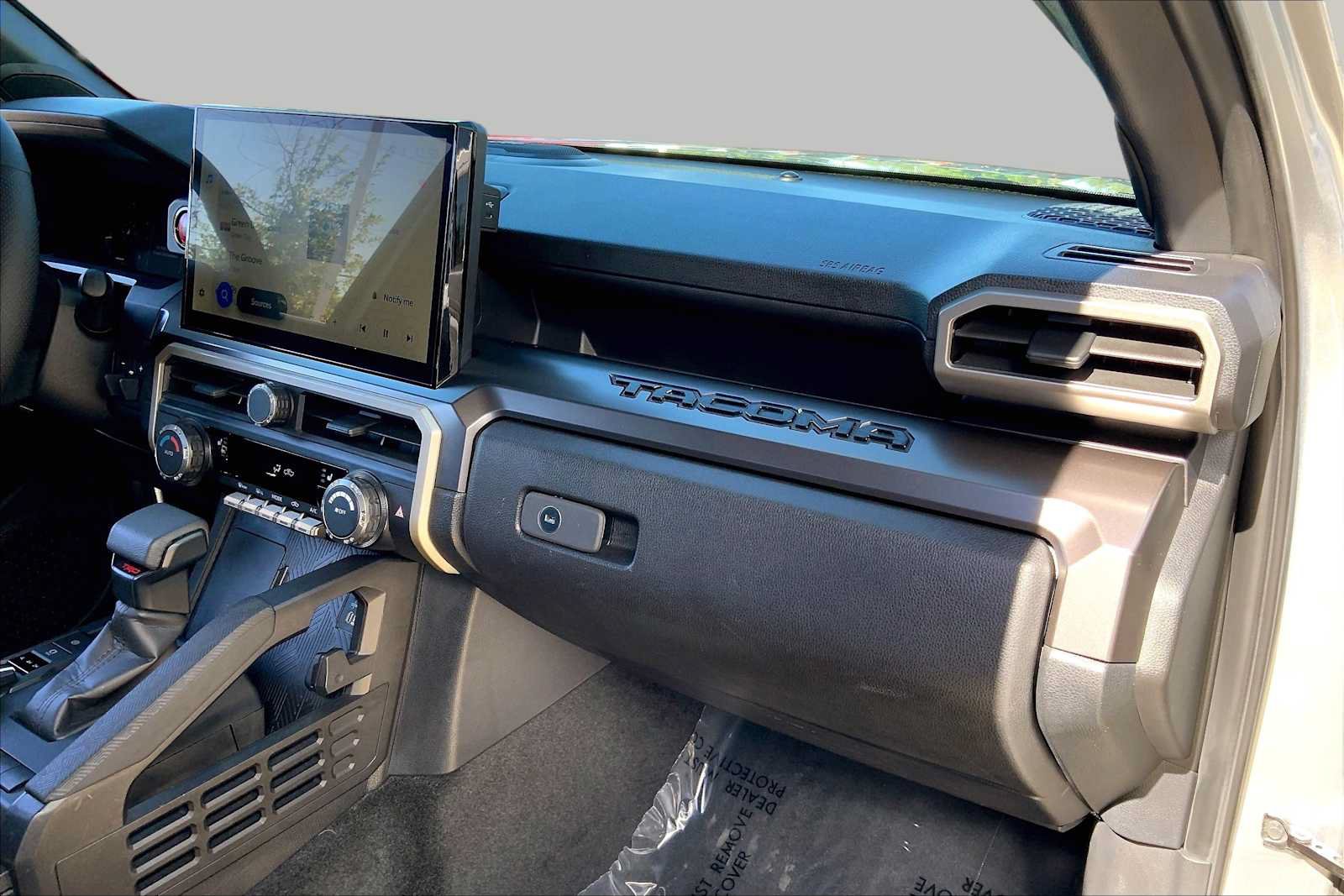Used 2025 Toyota Tacoma TRD Off-Road w/ TRD Off Road Upgrade Package AWD/4WD image 18