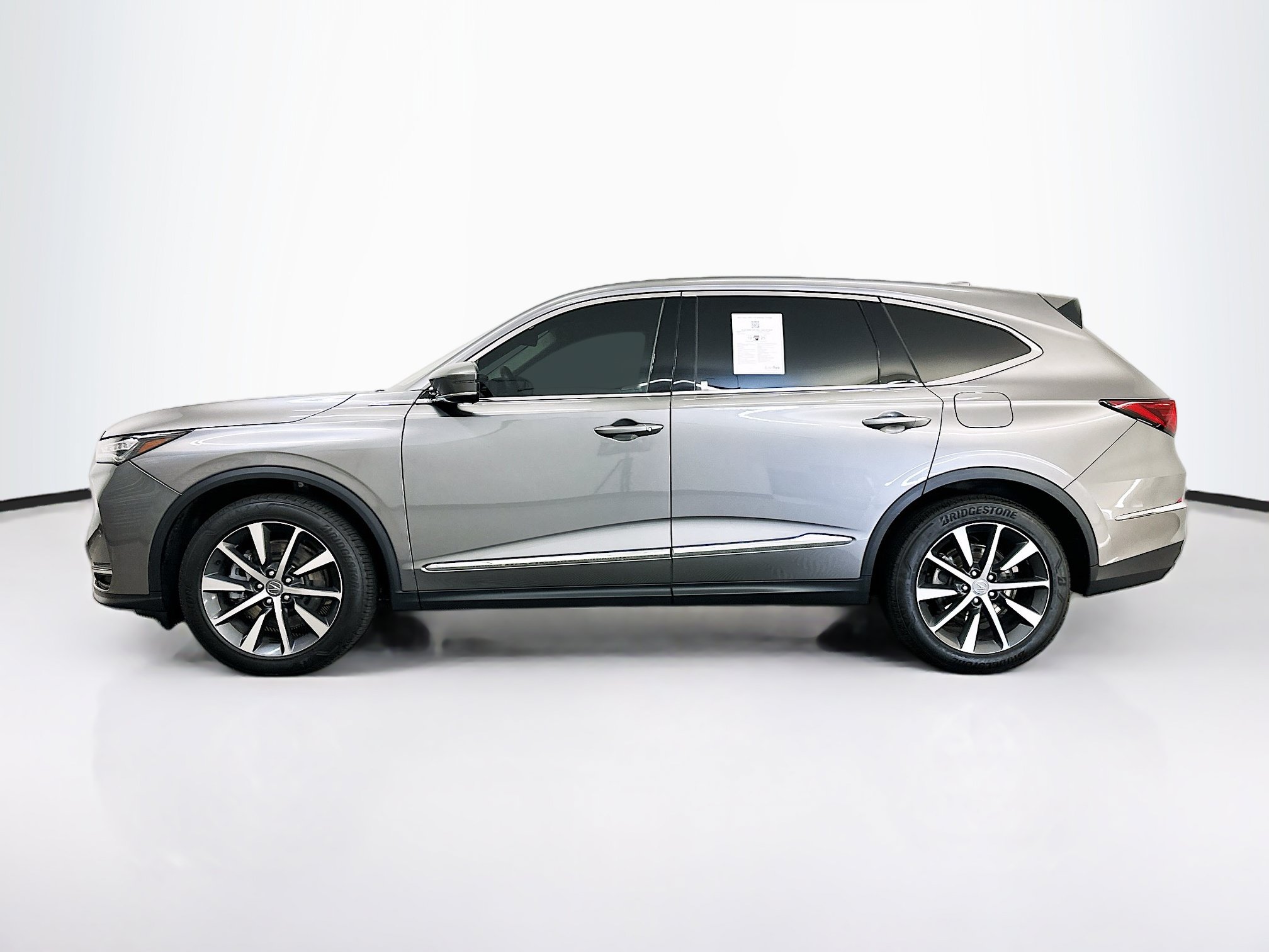 Used 2025 Acura MDX w/ Technology Package AWD/4WD image 4