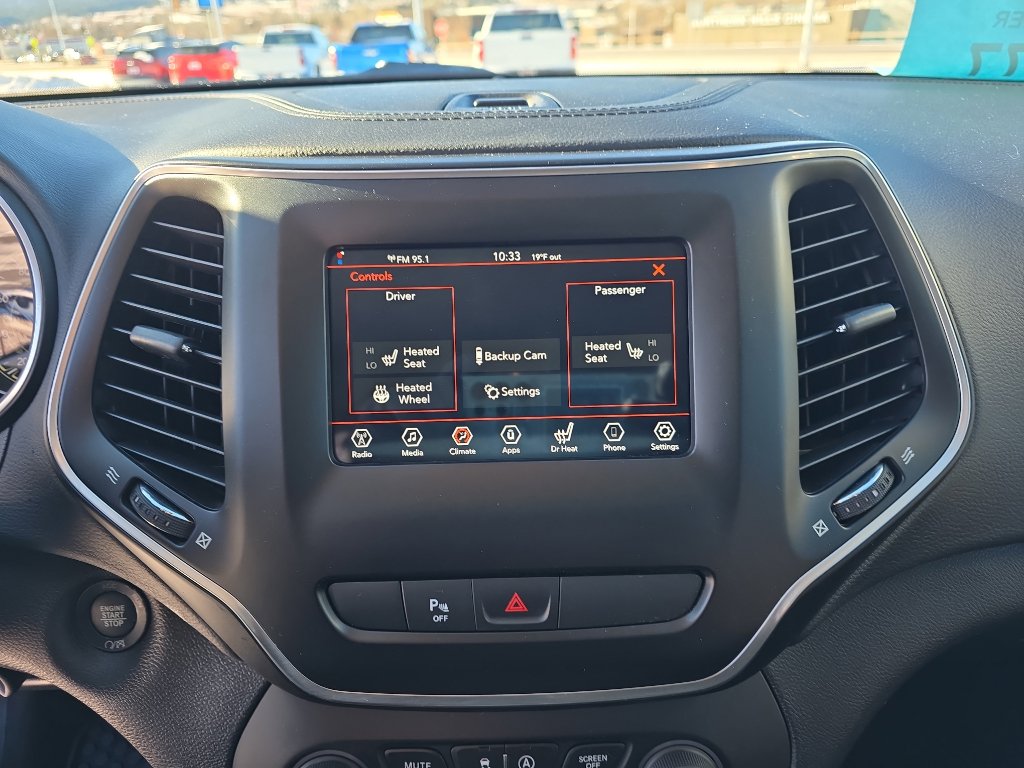 Used 2020 Jeep Cherokee Latitude Plus w/ Cold Weather Group image 16