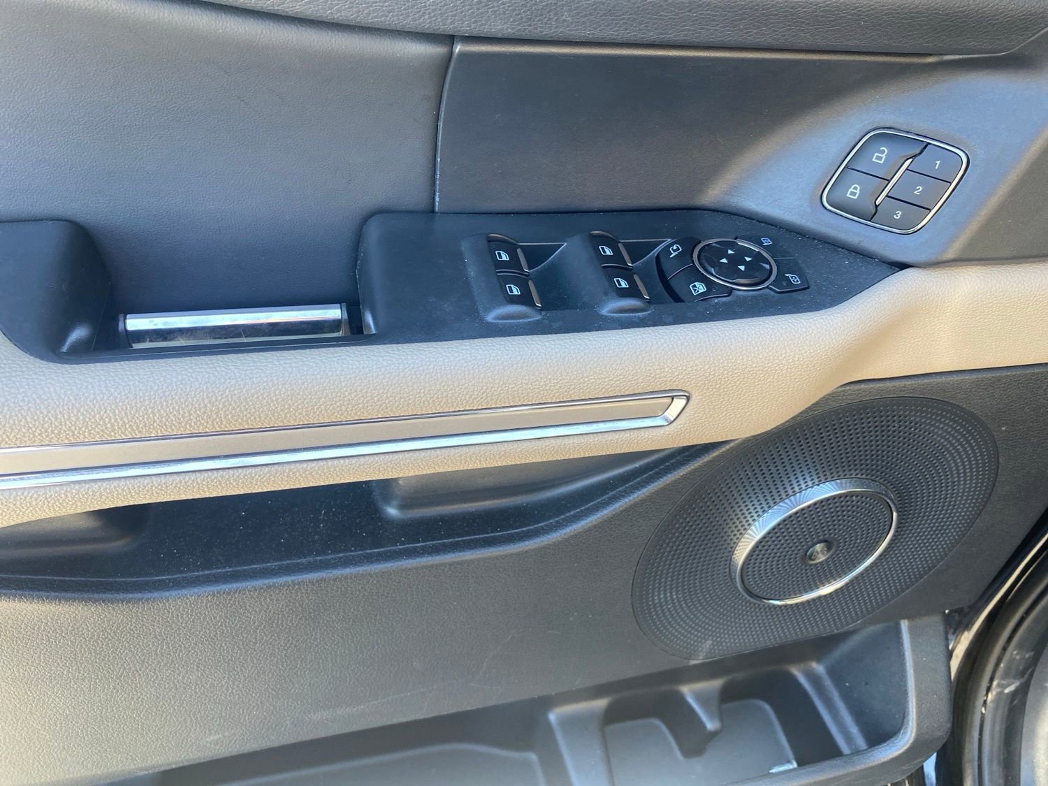 Used 2024 Ford Expedition Max Limited AWD/4WD image 9