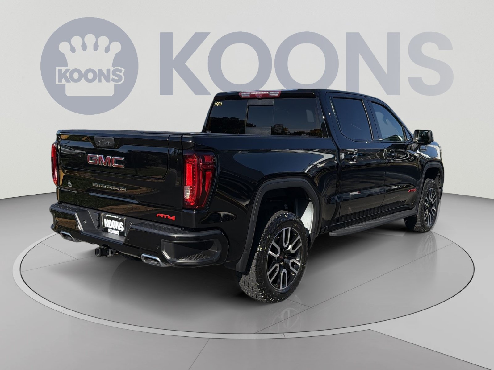 Used 2024 GMC Sierra 1500 AT4 w/ Technology Package AWD/4WD image 7