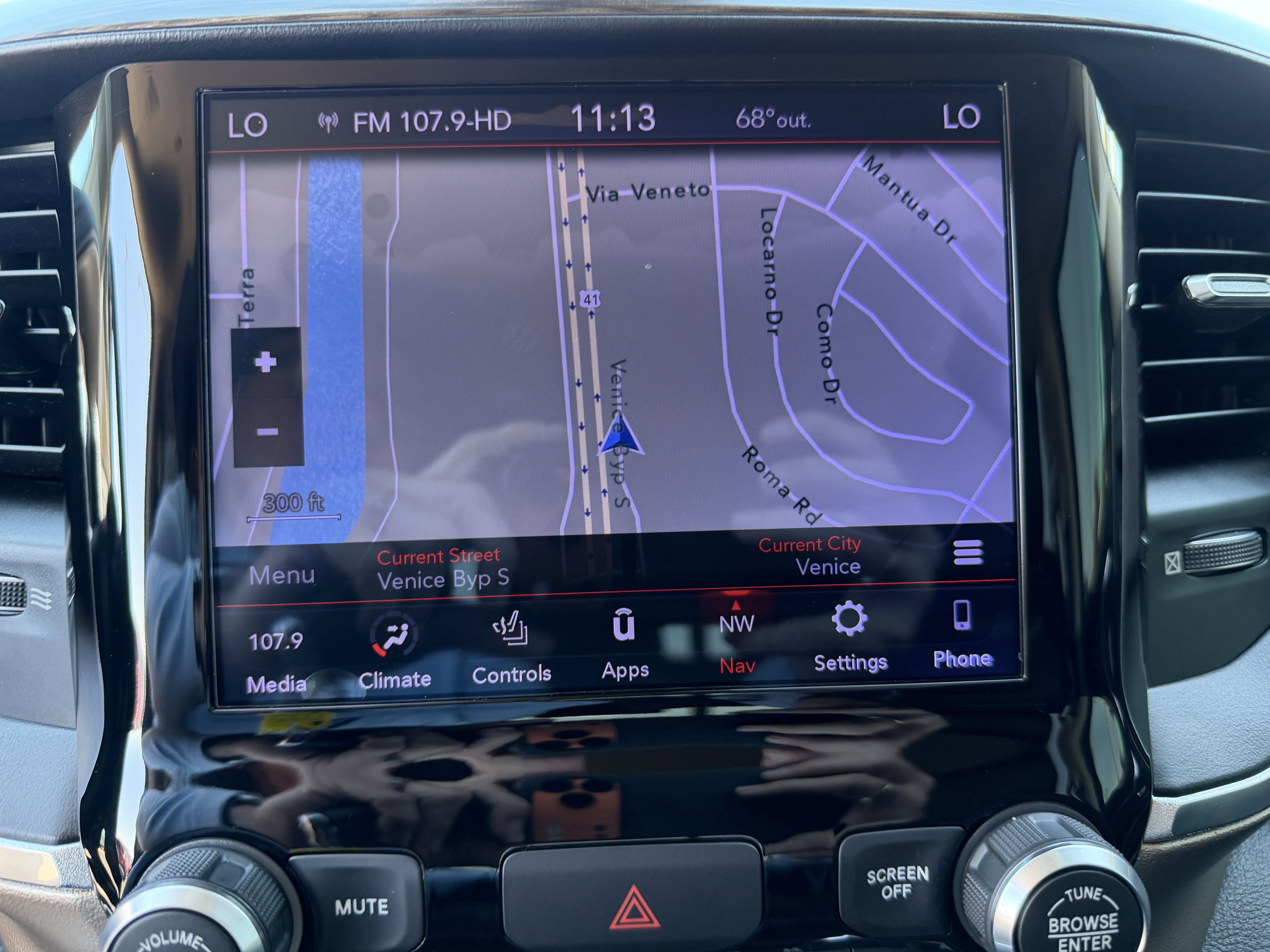 Used 2020 RAM 1500 Laramie image 22