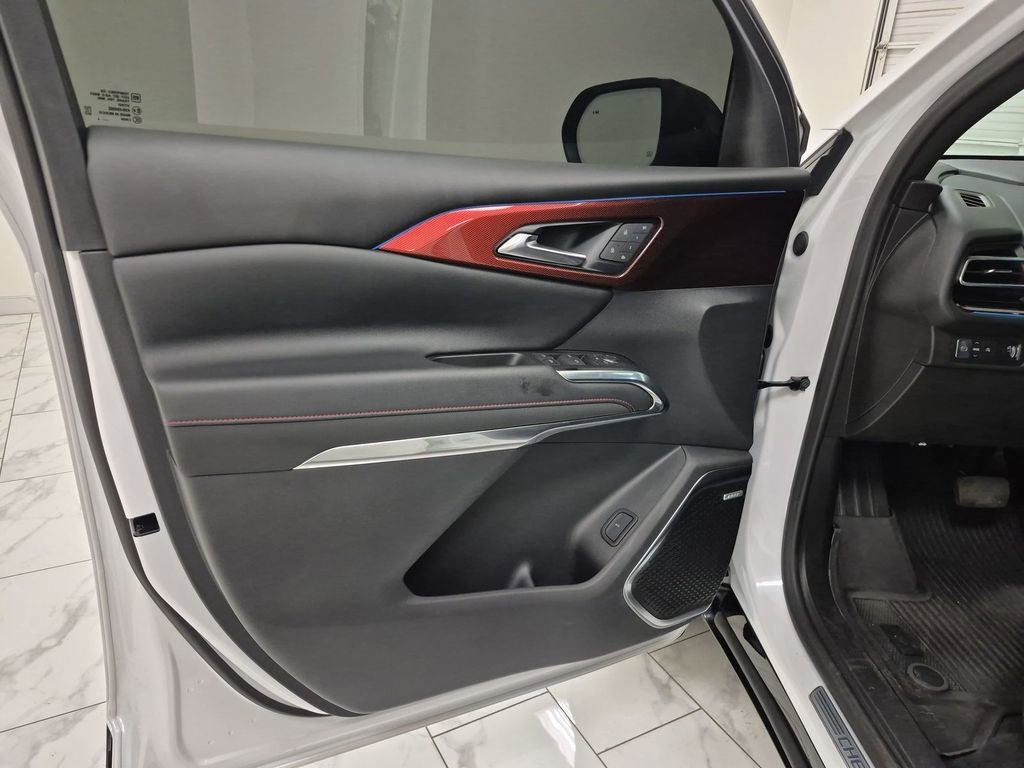 Used 2024 Chevrolet Traverse RS image 23