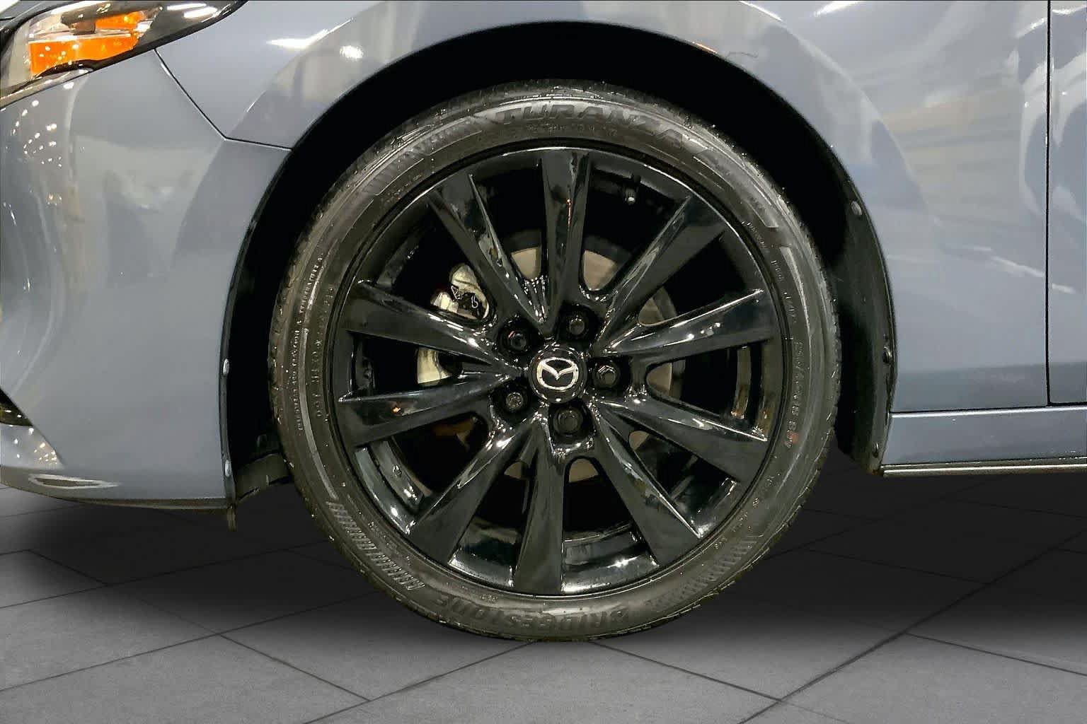 Used 2022 MAZDA MAZDA3 s FWD image 11