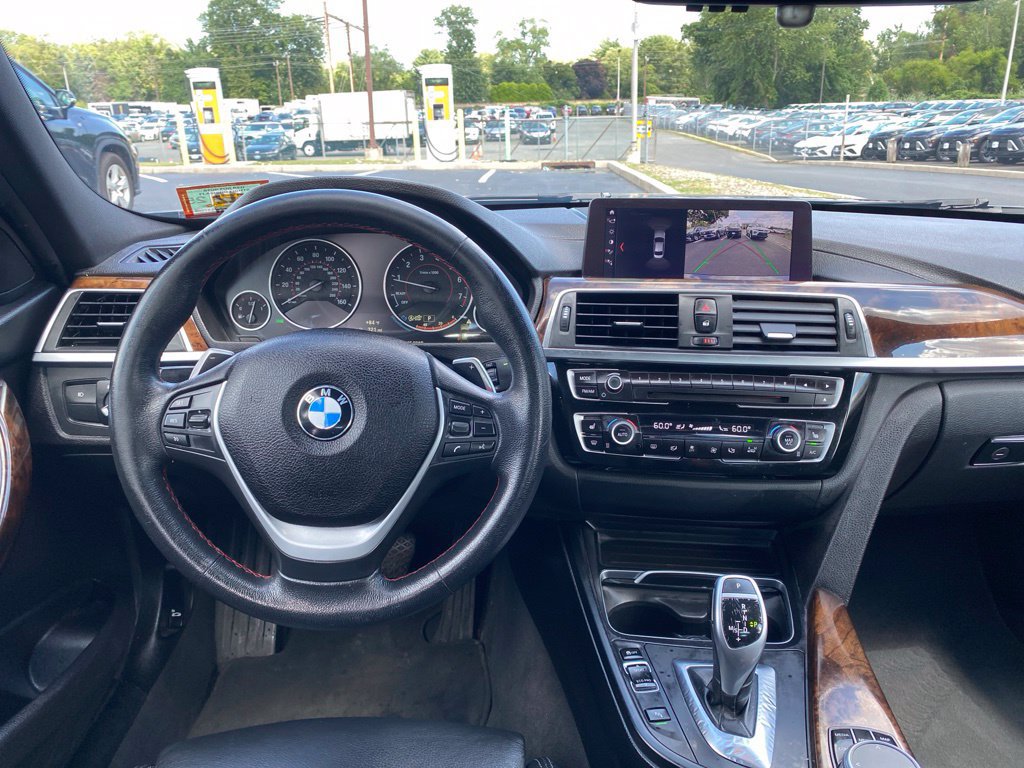 Used 2018 BMW 330i xDrive Sedan w/ Convenience Package AWD/4WD image 10