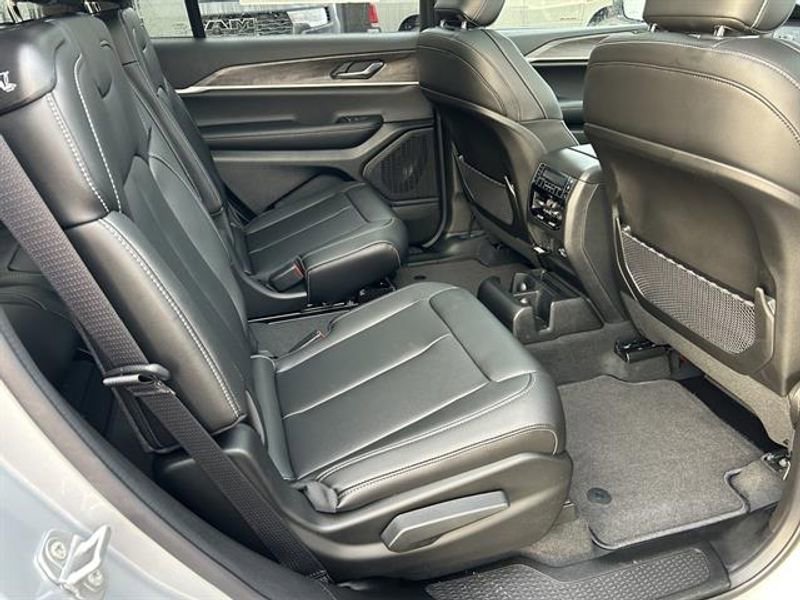 New 2025 Jeep Grand Cherokee L Limited image 26
