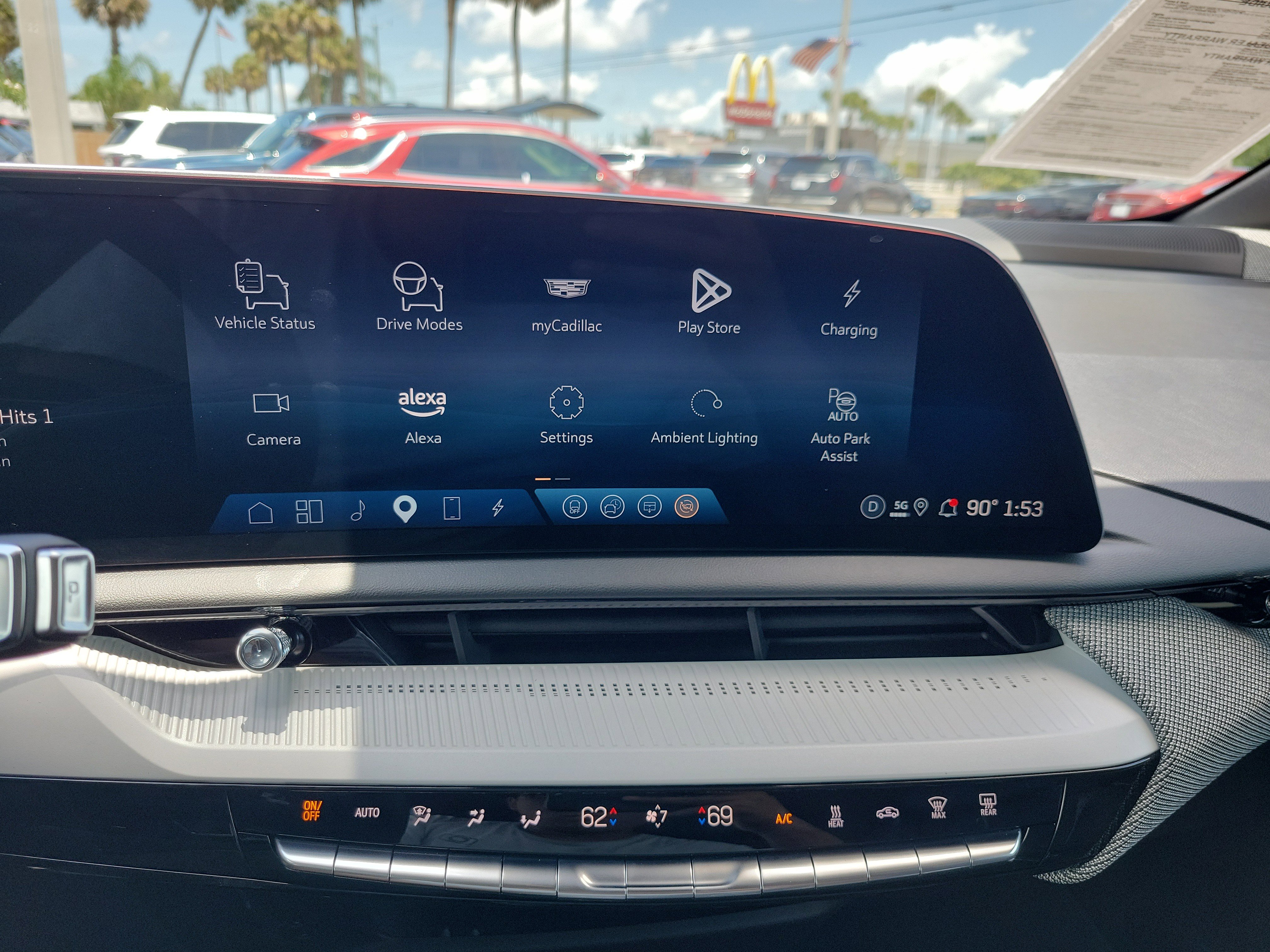 Certified 2025 Cadillac Optiq Sport 2 AWD/4WD image 28