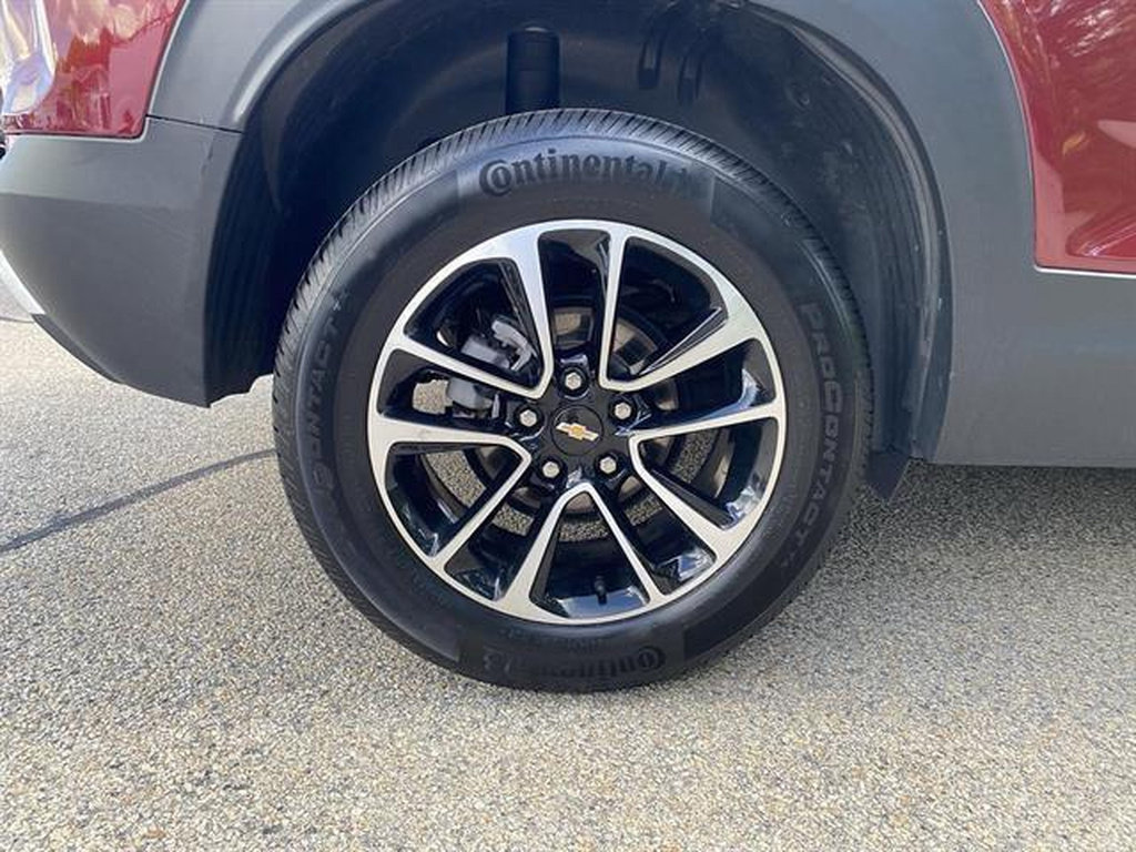 Used 2025 Chevrolet TrailBlazer LT AWD/4WD image 29