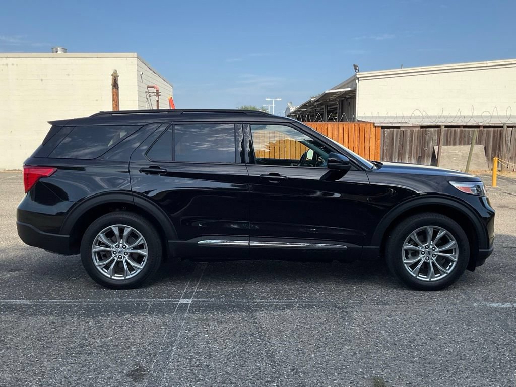 Certified 2024 Ford Explorer XLT w/ Equipment Group 202A AWD/4WD image 7