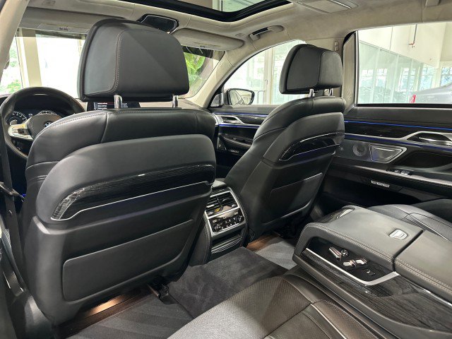 Used 2017 BMW M760i xDrive AWD/4WD image 45