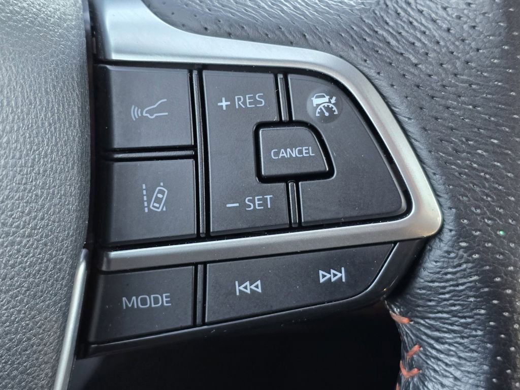 Used 2021 Toyota Sienna XSE FWD image 16