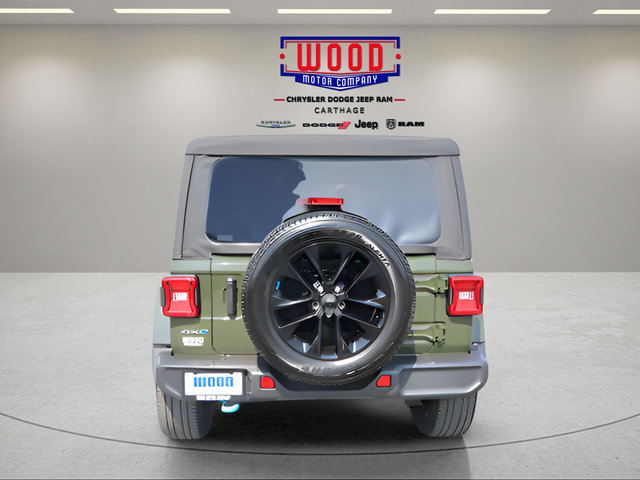 Used 2023 Jeep Wrangler Unlimited Sahara w/ Cold Weather Group AWD/4WD image 6