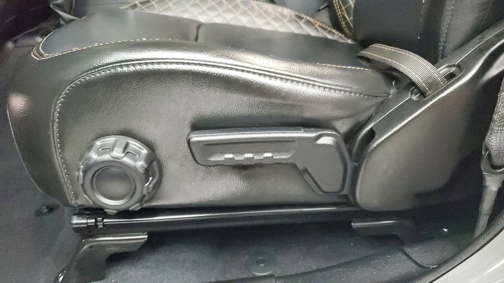 Used 2022 Jeep Wrangler Unlimited Sahara image 22