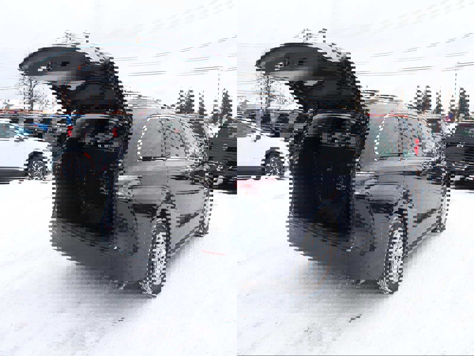 Used 2025 Toyota Sienna XLE w/ XLE Plus Package image 7