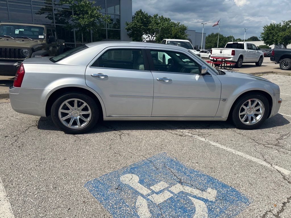 Used 2005 Chrysler 300 C w/ Sound Group II RWD image 28