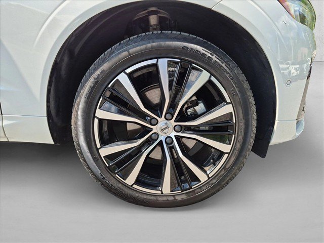 Used 2025 Volvo XC60 B5 Plus w/ Protection Package Premier AWD/4WD image 25