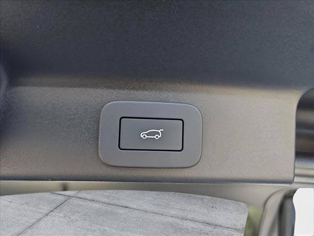 New 2025 Jaguar F-PACE R-Dynamic S image 13