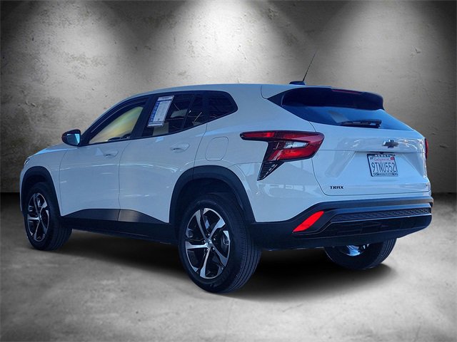 Certified 2025 Chevrolet Trax RS image 4
