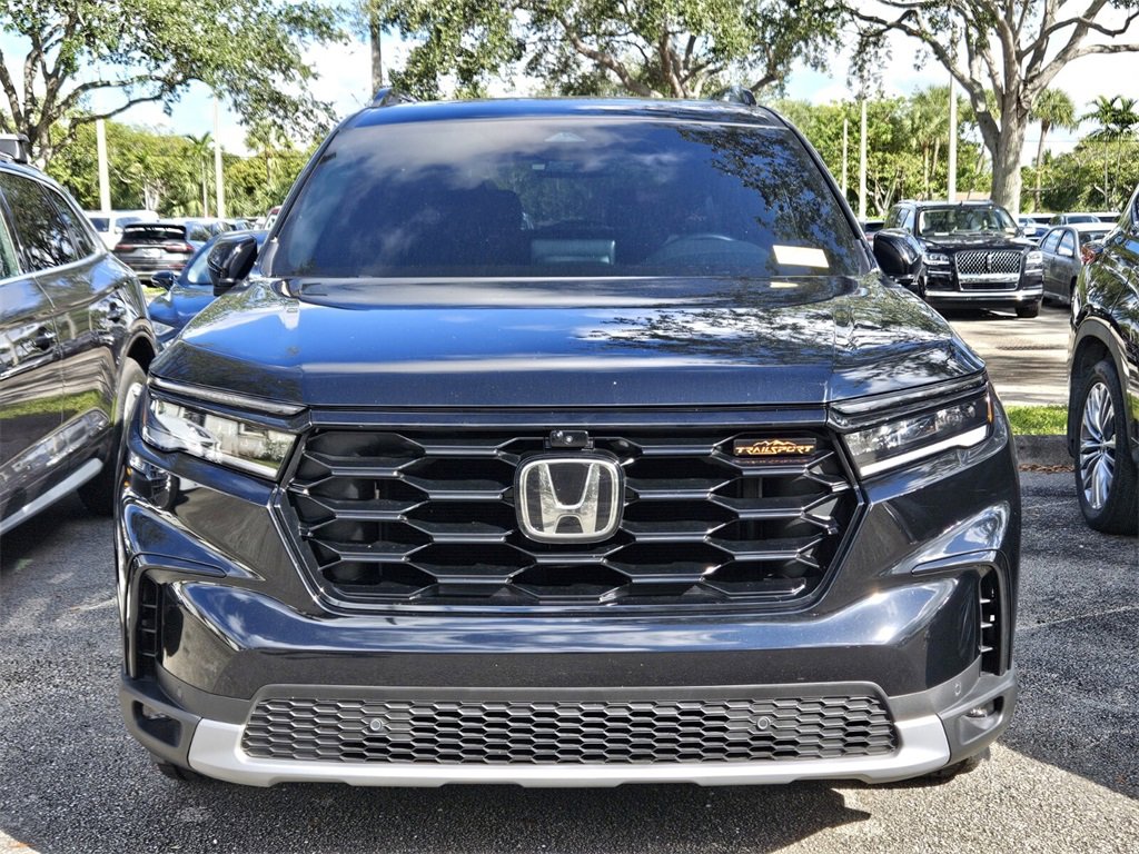 Used 2025 Honda Pilot TrailSport image 4