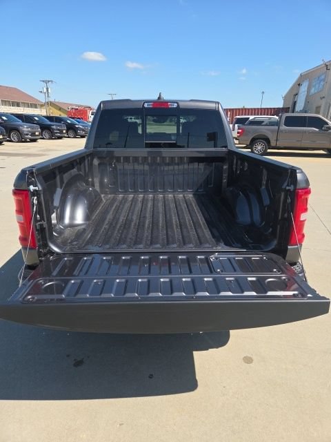 New 2026 RAM 1500 Laramie AWD/4WD image 13