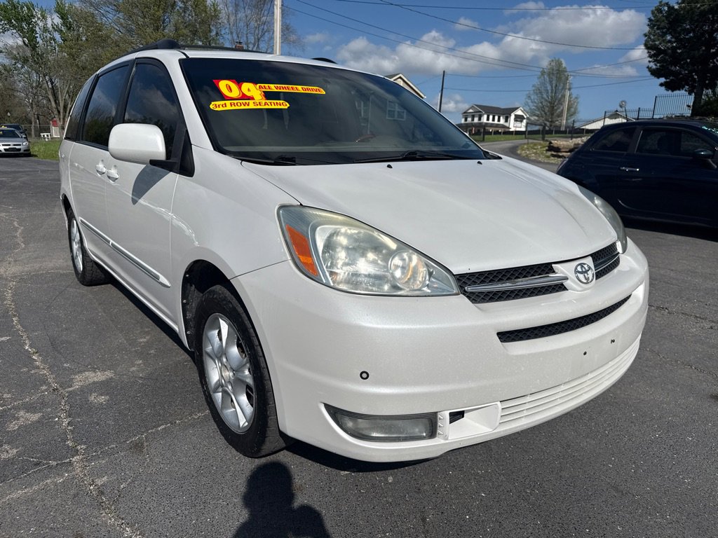 Used 2004 Toyota Sienna XLE AWD/4WD image 4