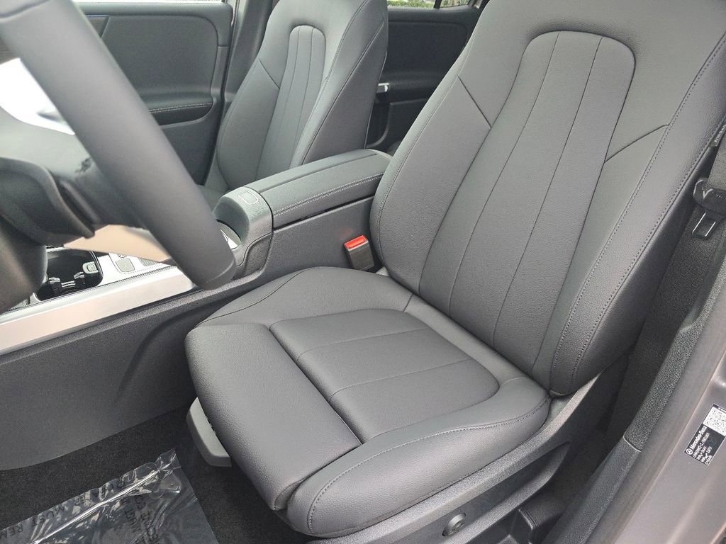 New 2026 Mercedes-Benz GLB 250 4MATIC image 24