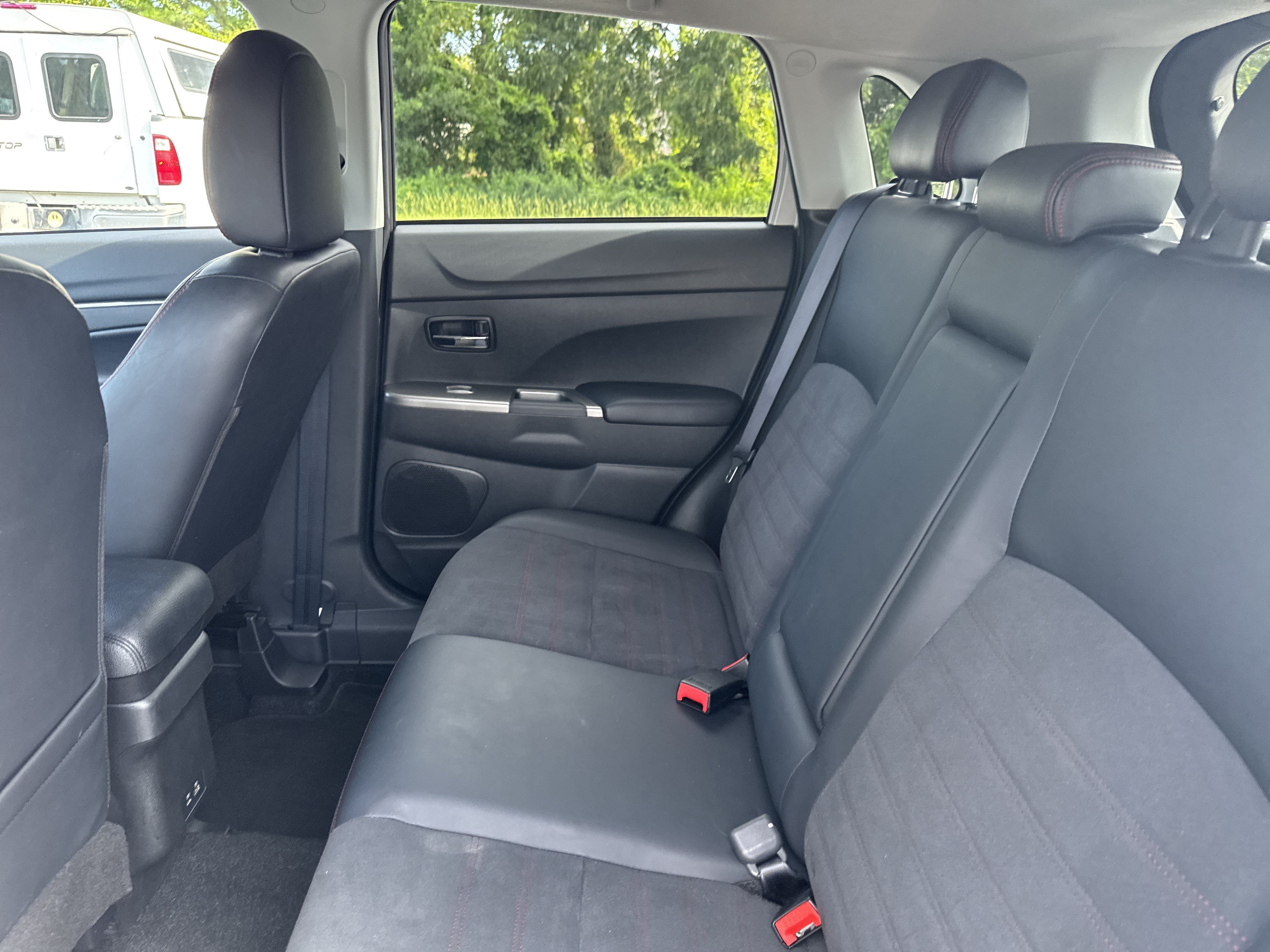 Used 2025 Mitsubishi Outlander Sport ES AWD/4WD image 23