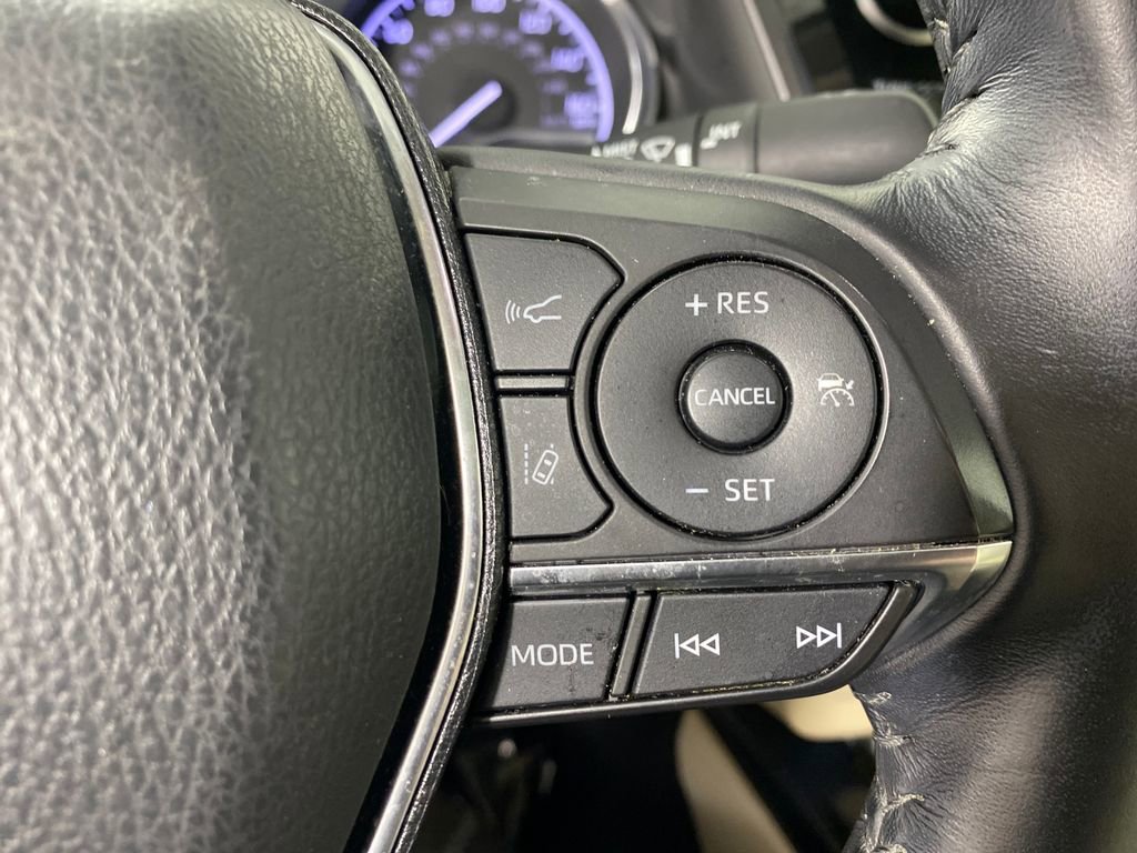 Certified 2020 Toyota Camry XLE image 16