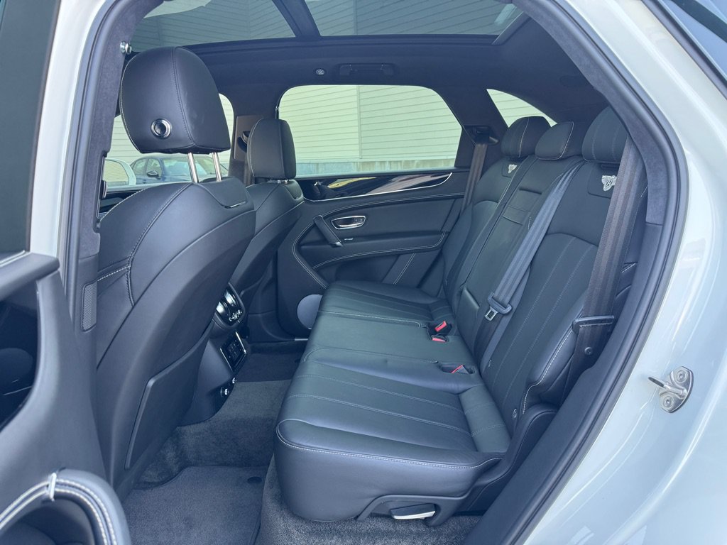 Used 2019 Bentley Bentayga AWD/4WD image 21